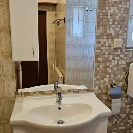 Apartamento Apartmenthaus-winkler Wiener-neustadt-umgebung *